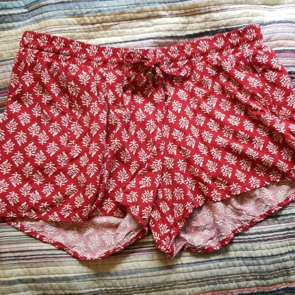 Floral print Red Drawstring Shorts